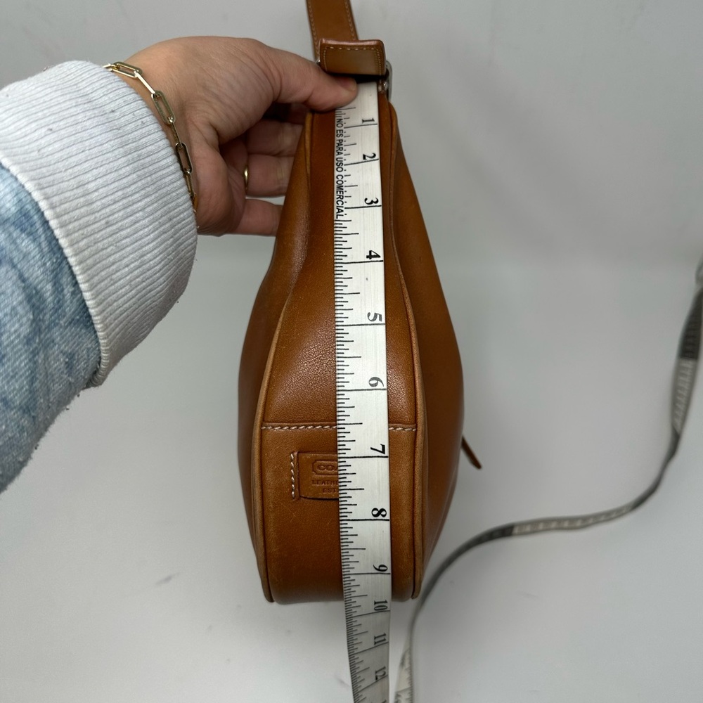 Vintage Coach Mahogany Crescent Shoulder Bag Tanned Leather G25-7592 - Picture 9 of 16